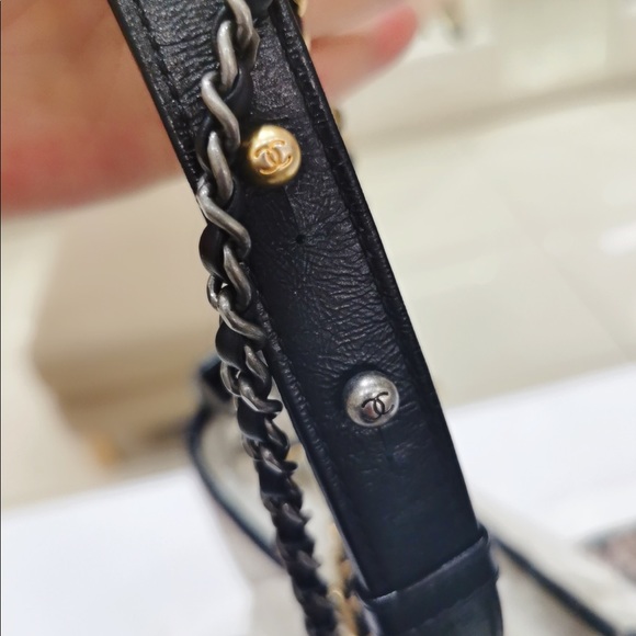 CHANEL Medium Gabrielle Hobo Black white - Picture 7 of 7